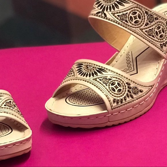 Italina Beige Tribal Tatoo Sequin Studded Slide In Mule Comfort Wedge 10 - Picture 5 of 7